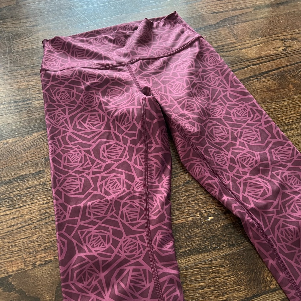 Lululemon High Times Leggings in Posey Rose Burgundy, Size 6